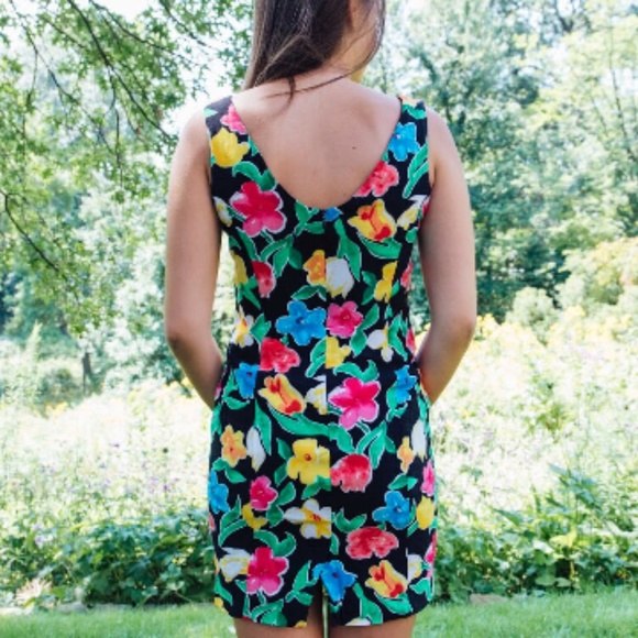 SOLD | Floral Body Con Dress by Gianni Petite - Picture 2 of 3